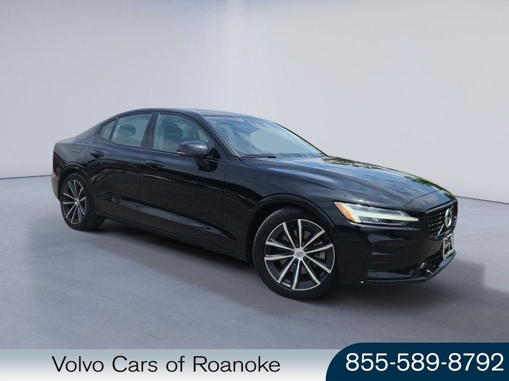 Used 2022 Volvo S60 B5 AWD Momentum Sedan