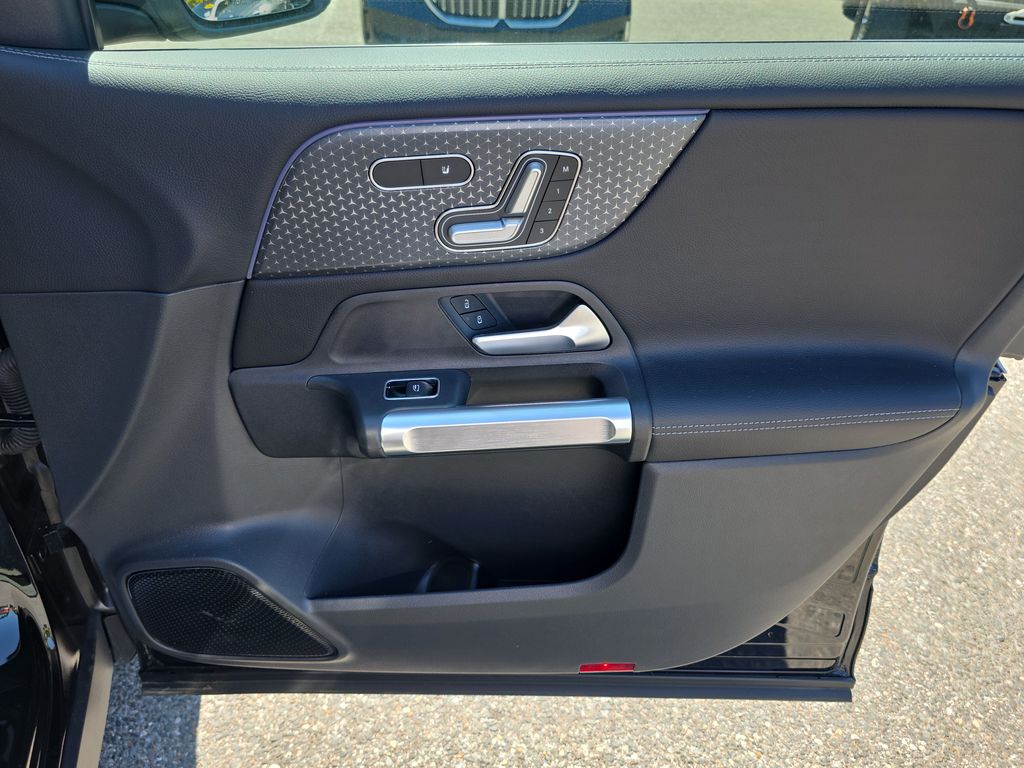 2025 Mercedes-Benz GLB Base - Photo 11