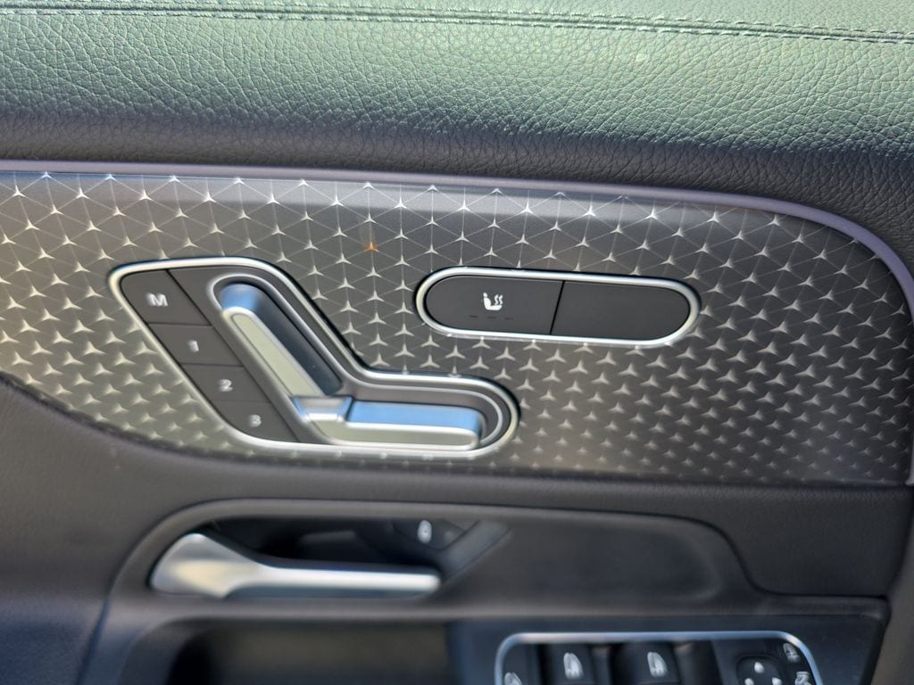 2025 Mercedes-Benz GLB Base - Photo 22