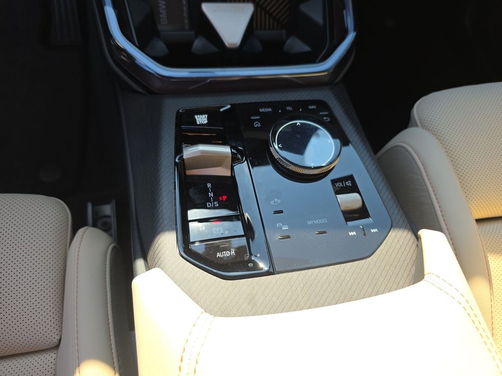 2025 BMW X3 30 - Photo 16