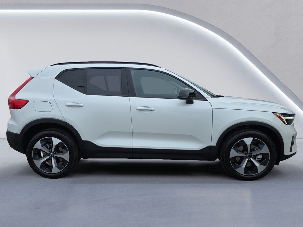 Used 2026 Volvo XC40 B5 Plus SUV