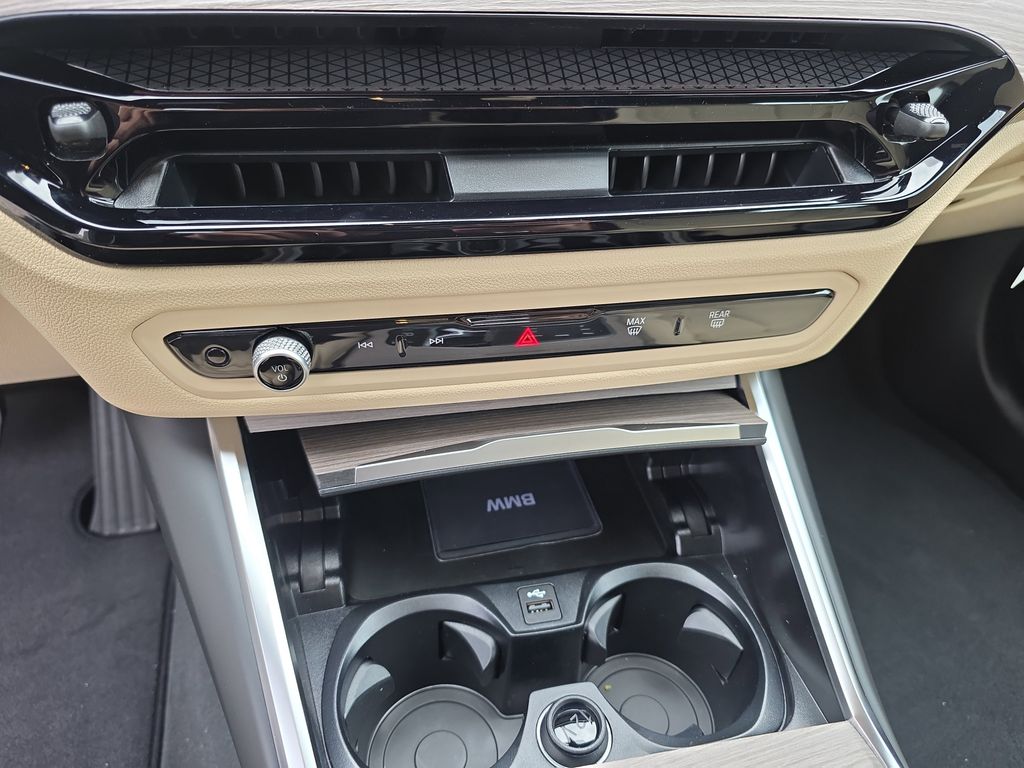 2026 BMW 3 Series 330i - Photo 16