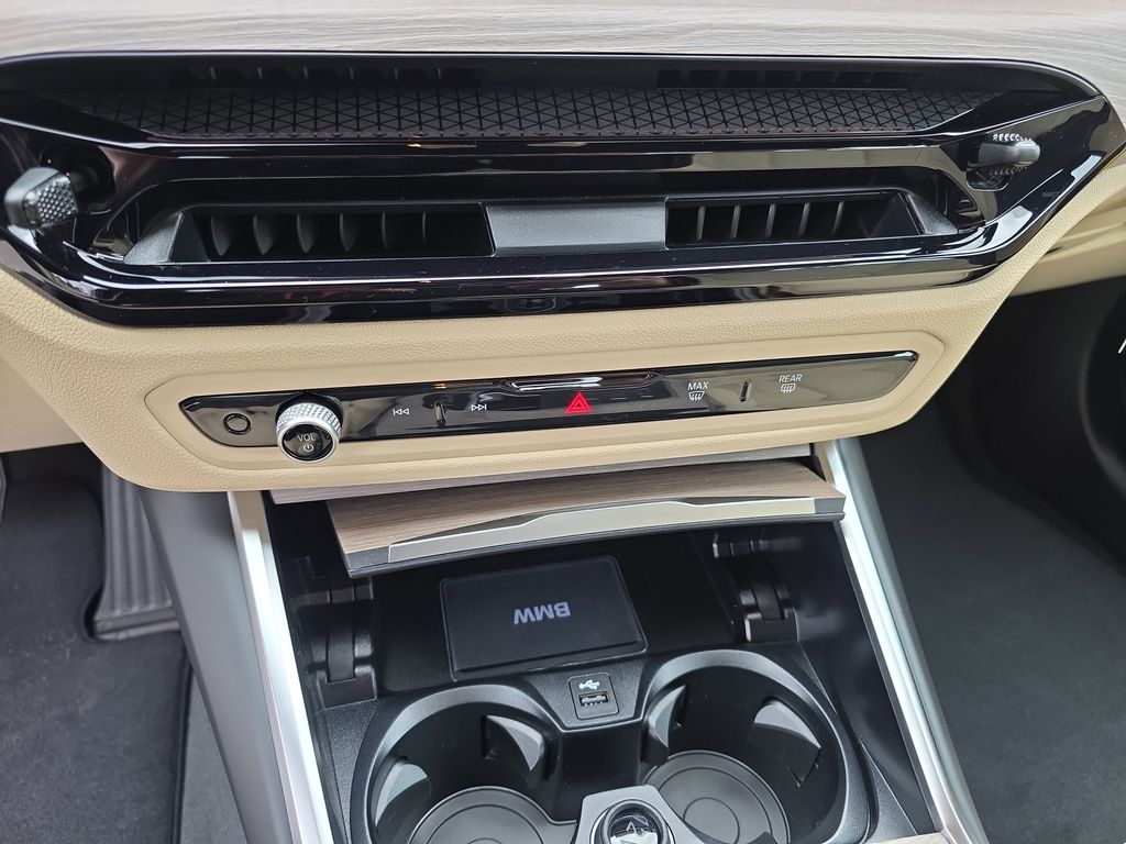 2026 BMW 3 Series 330i - Photo 16