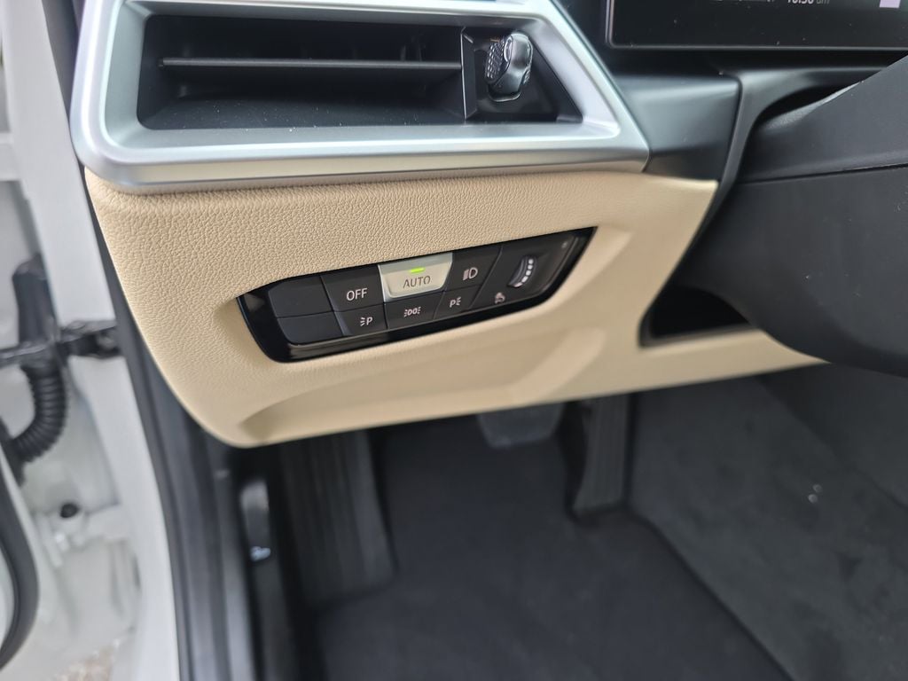 2026 BMW 3 Series 330i - Photo 12