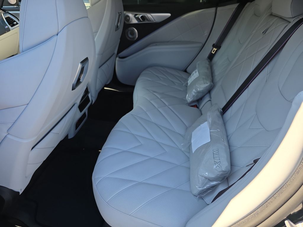 2026 BMW XM Base - Photo 10