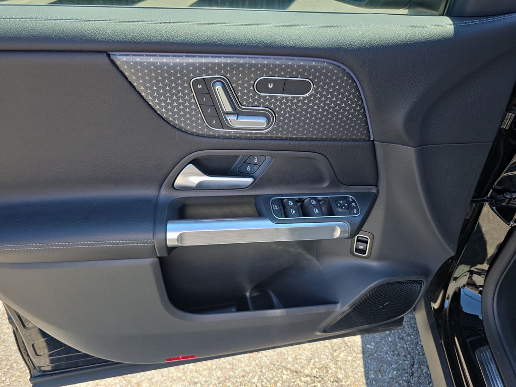 2025 Mercedes-Benz GLB Base - Photo 19