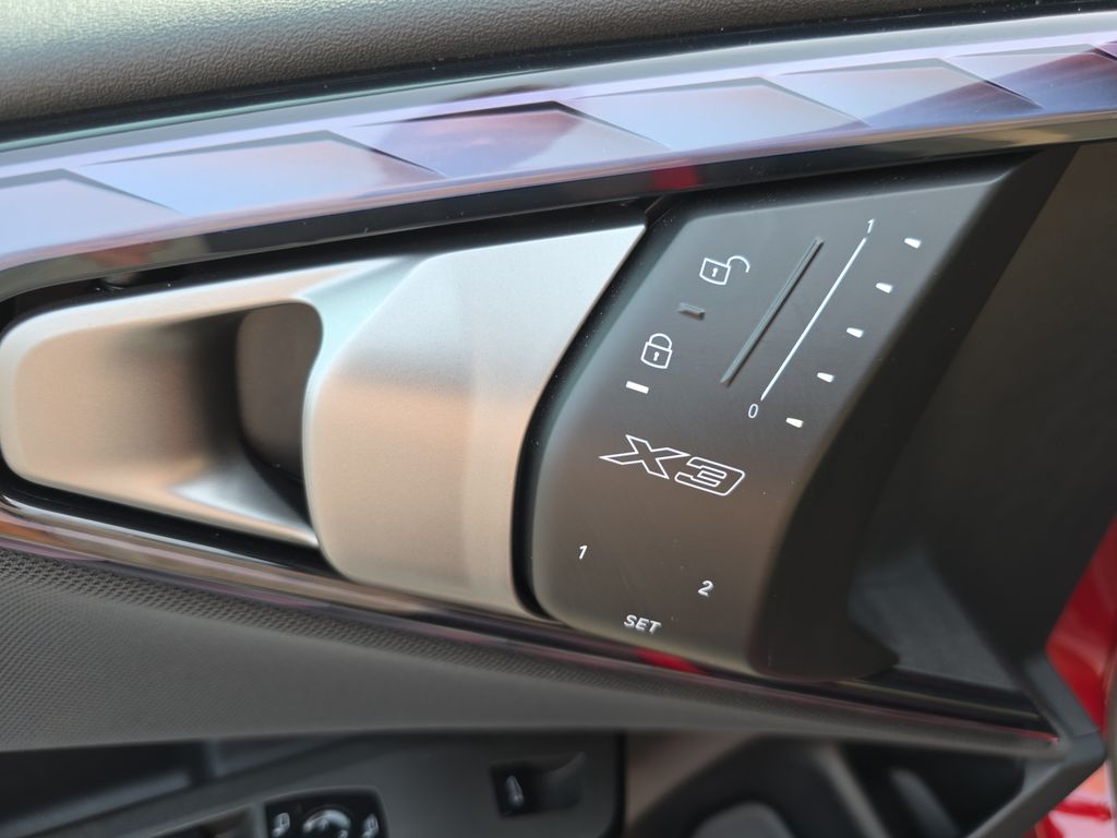 2026 BMW X3 30 - Photo 21