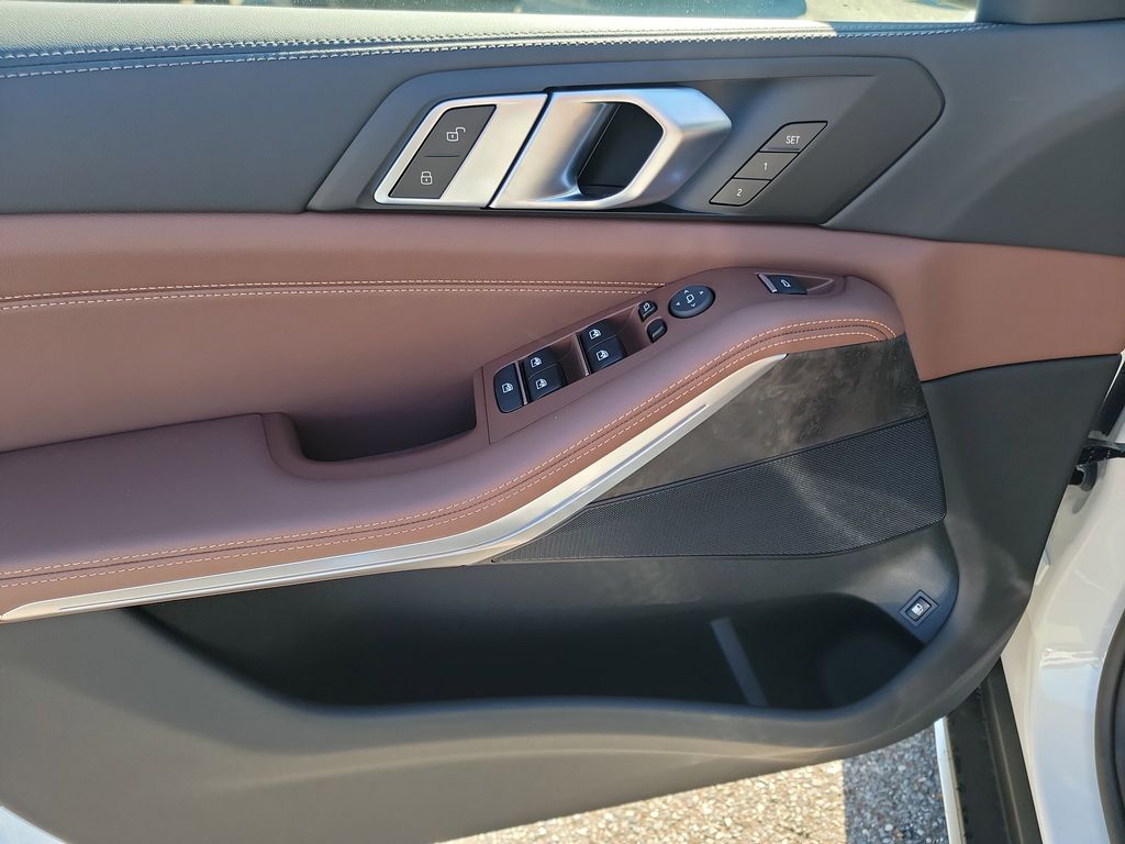 2026 BMW X5 50e - Photo 10