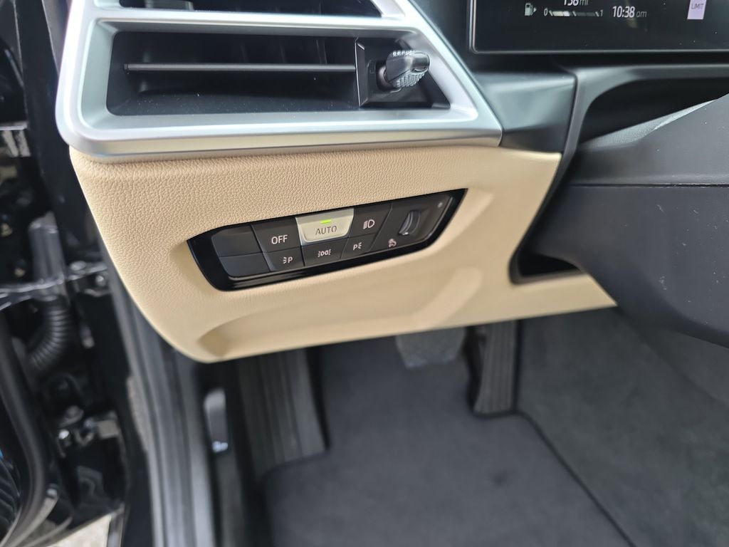 2026 BMW 3 Series 330i - Photo 12