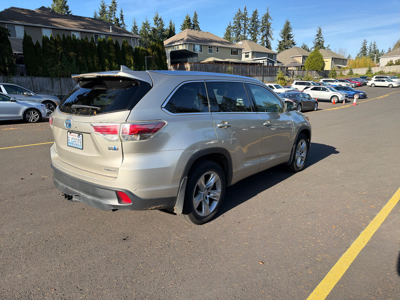 2015 Toyota Highlander Hybrid Limited Platinum photo 2