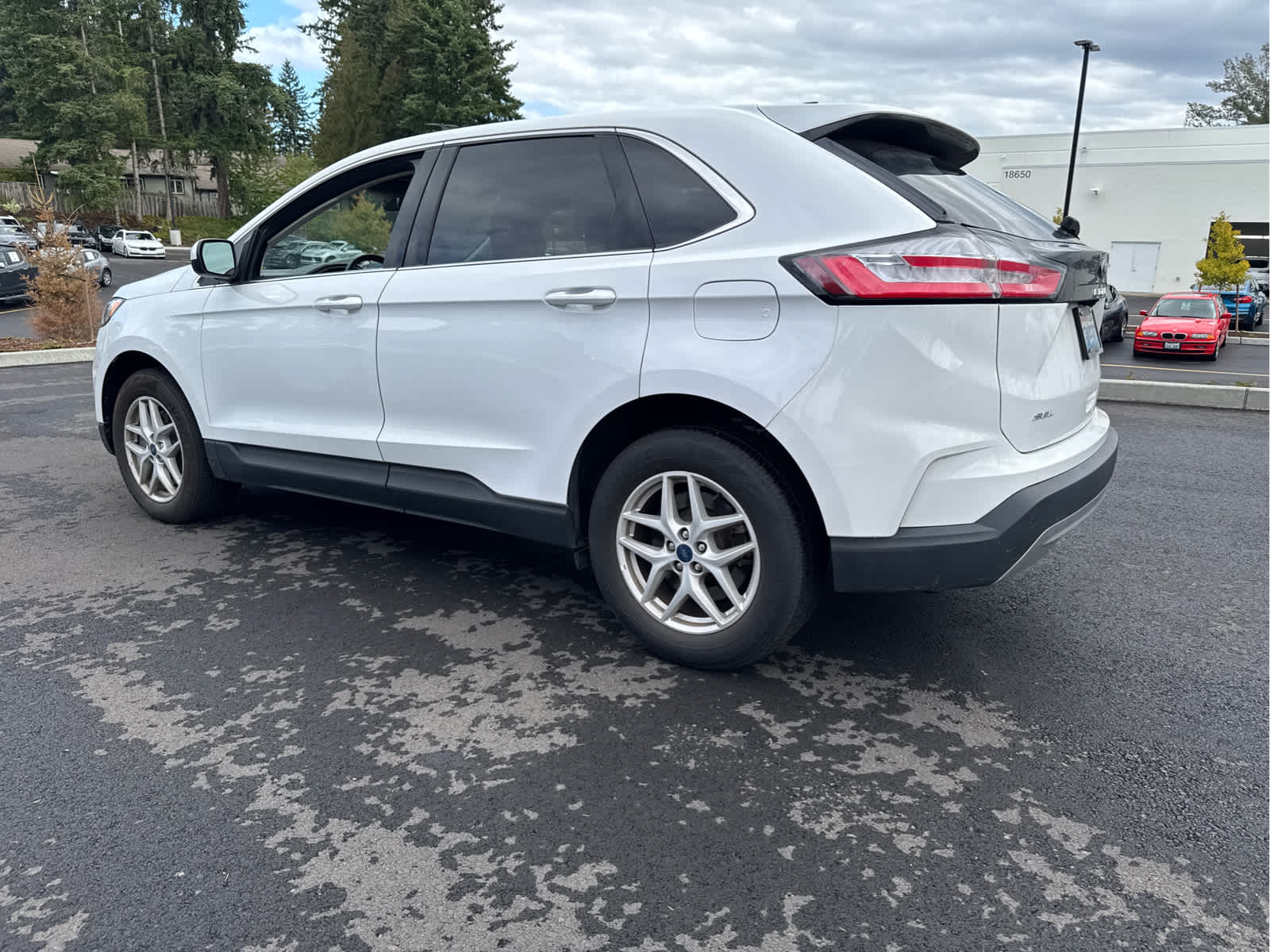 2022 Ford Edge SEL photo 3