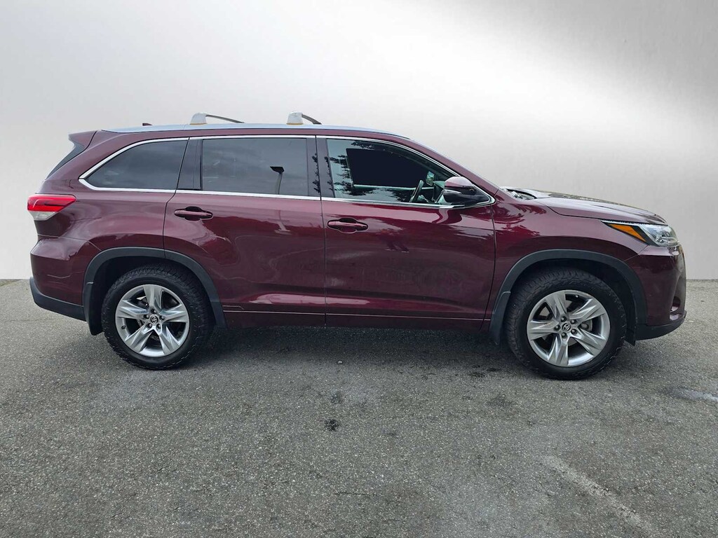 Used 2017 Toyota Highlander Limited V6 SUV