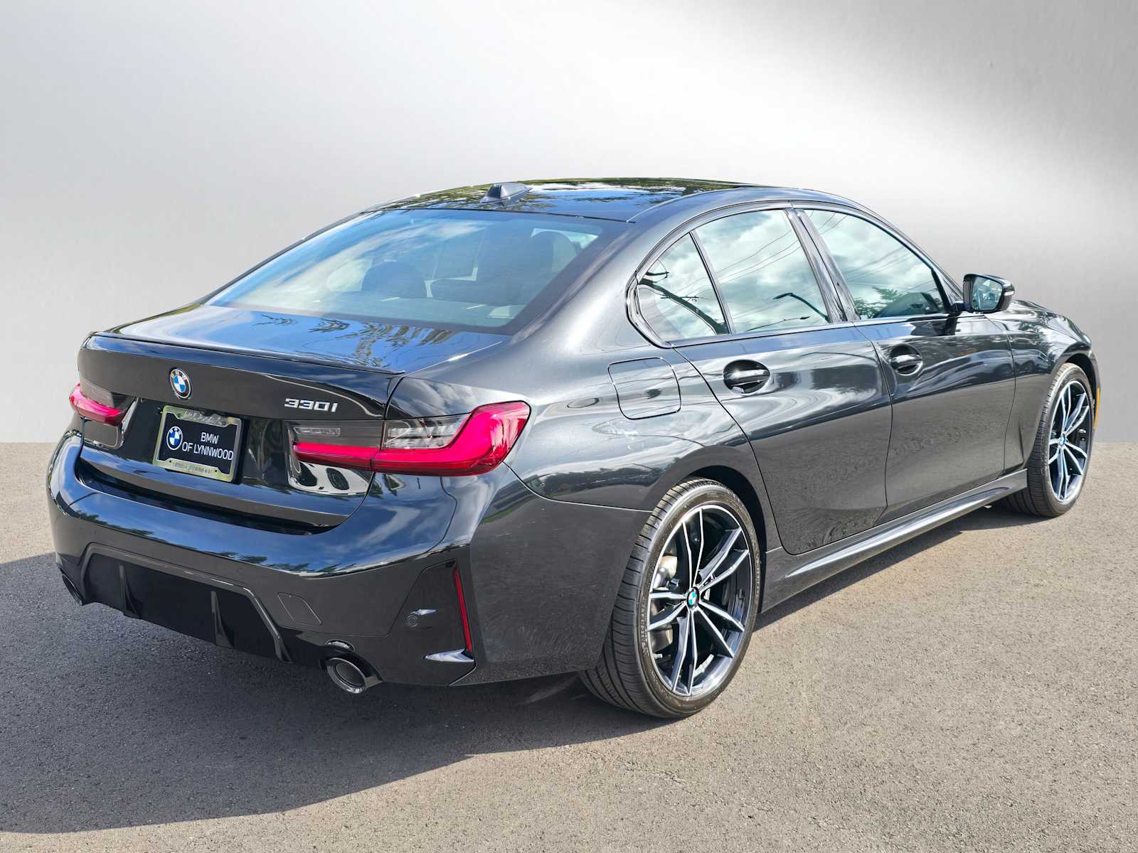 2024 Bmw 330i xDrive Sedan photo 3
