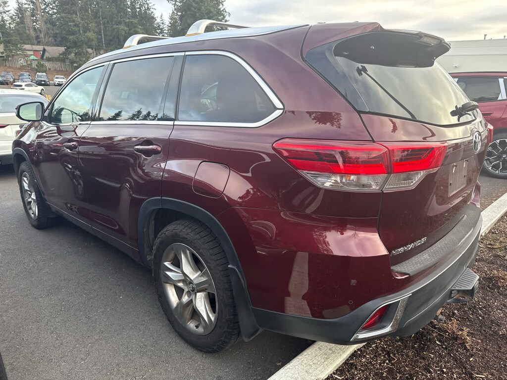 Used 2017 Toyota Highlander Limited V6 SUV