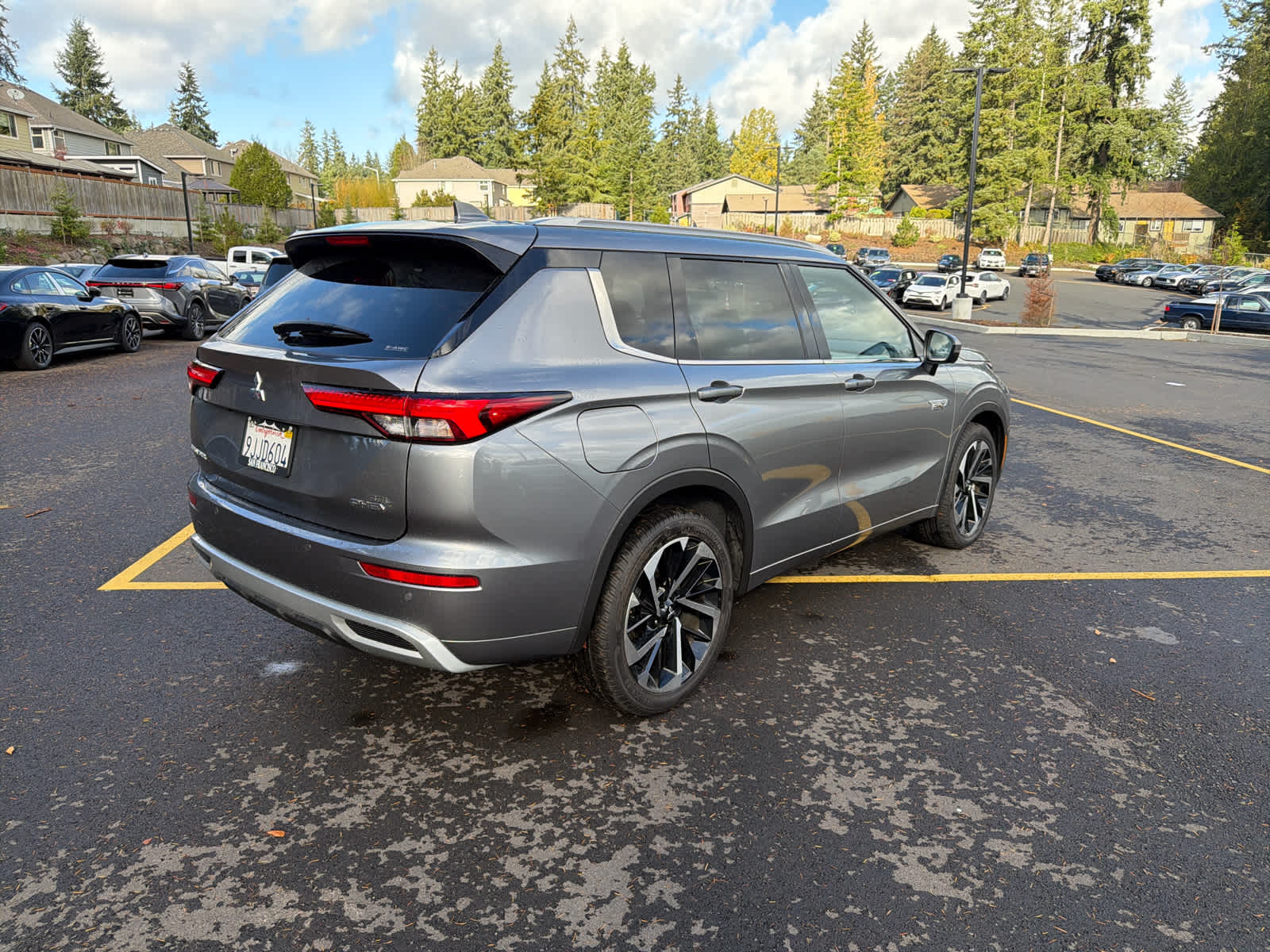 2023 Mitsubishi Outlander PHEV SEL photo 3