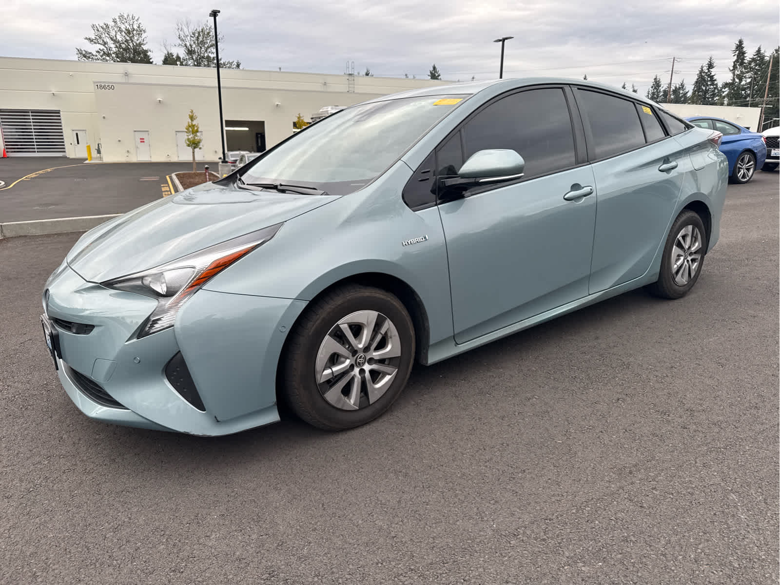 2017 Toyota Prius Four photo 3
