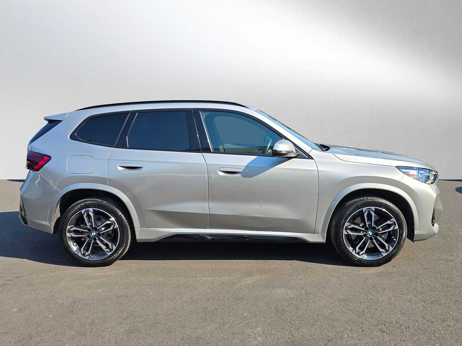 2025 Bmw X1 XDrive28i photo 2