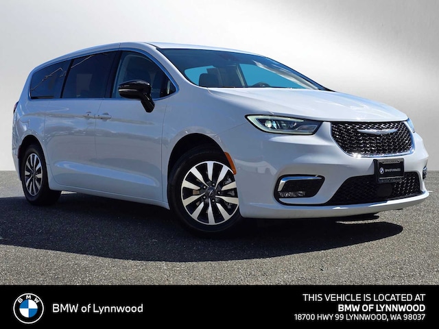 Featured Pre-Owned 2024 Chrysler Pacifica Plug-In Hybrid Select Van Passenger Van for Sale in Seattle, WA