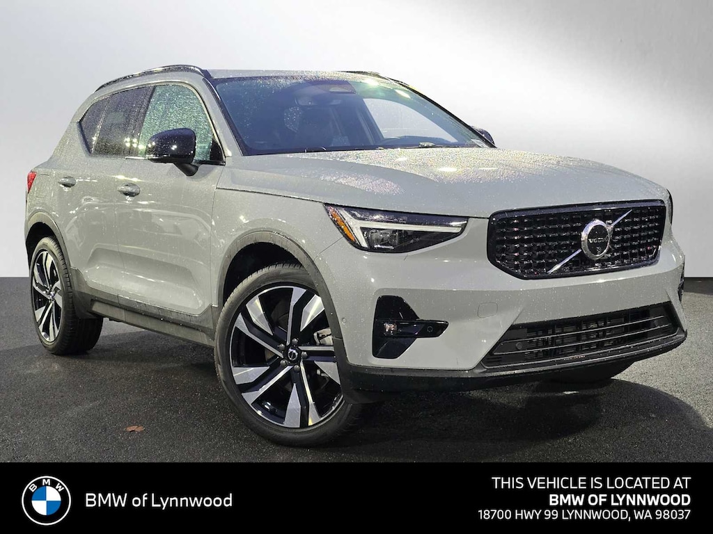 Used 2024 Volvo XC40 B5 Plus Dark SUV