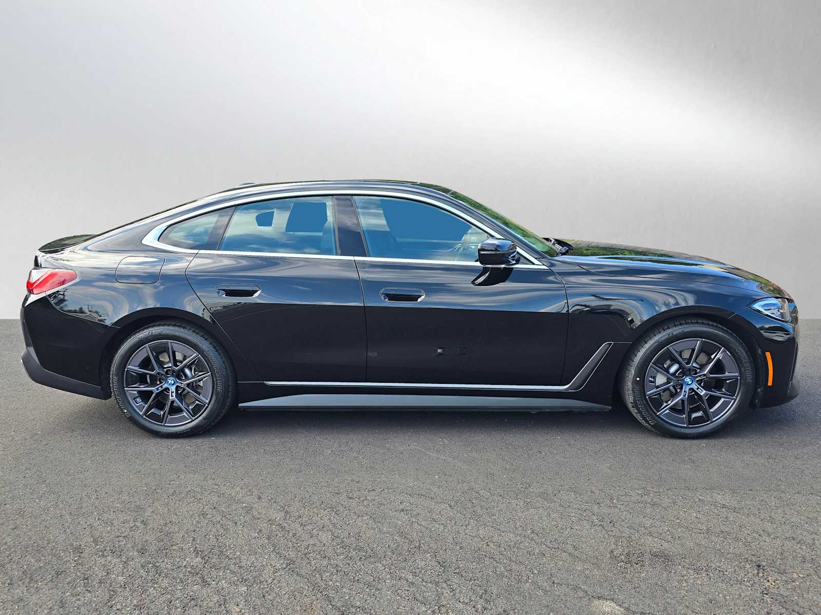 2024 Bmw i4 xDrive40 photo 2