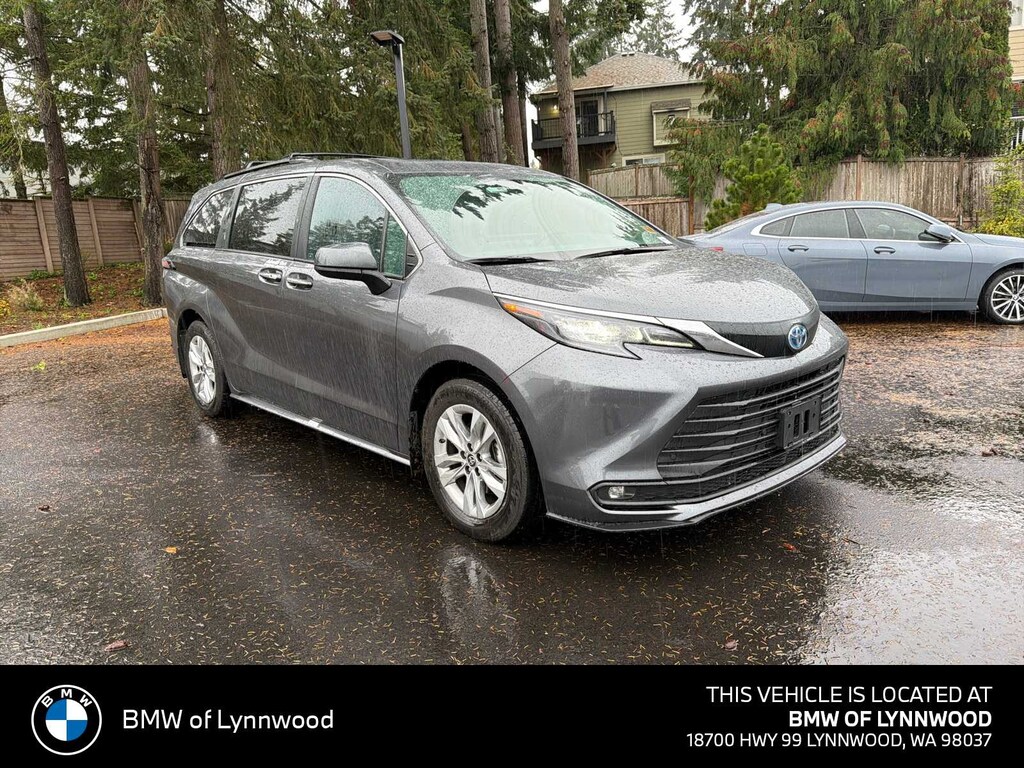 Used 2025 Toyota Sienna XLE 7 Passenger Van Passenger Van