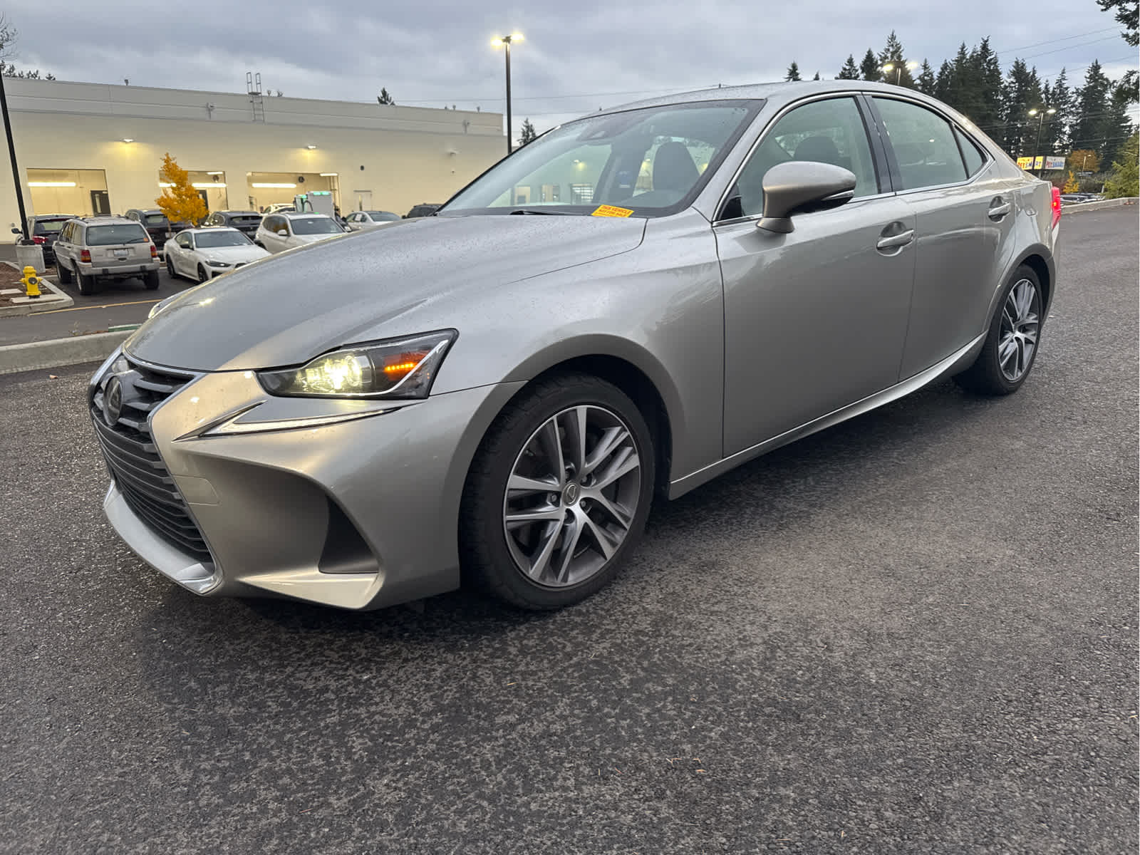 2019 Lexus IS 300 photo 3