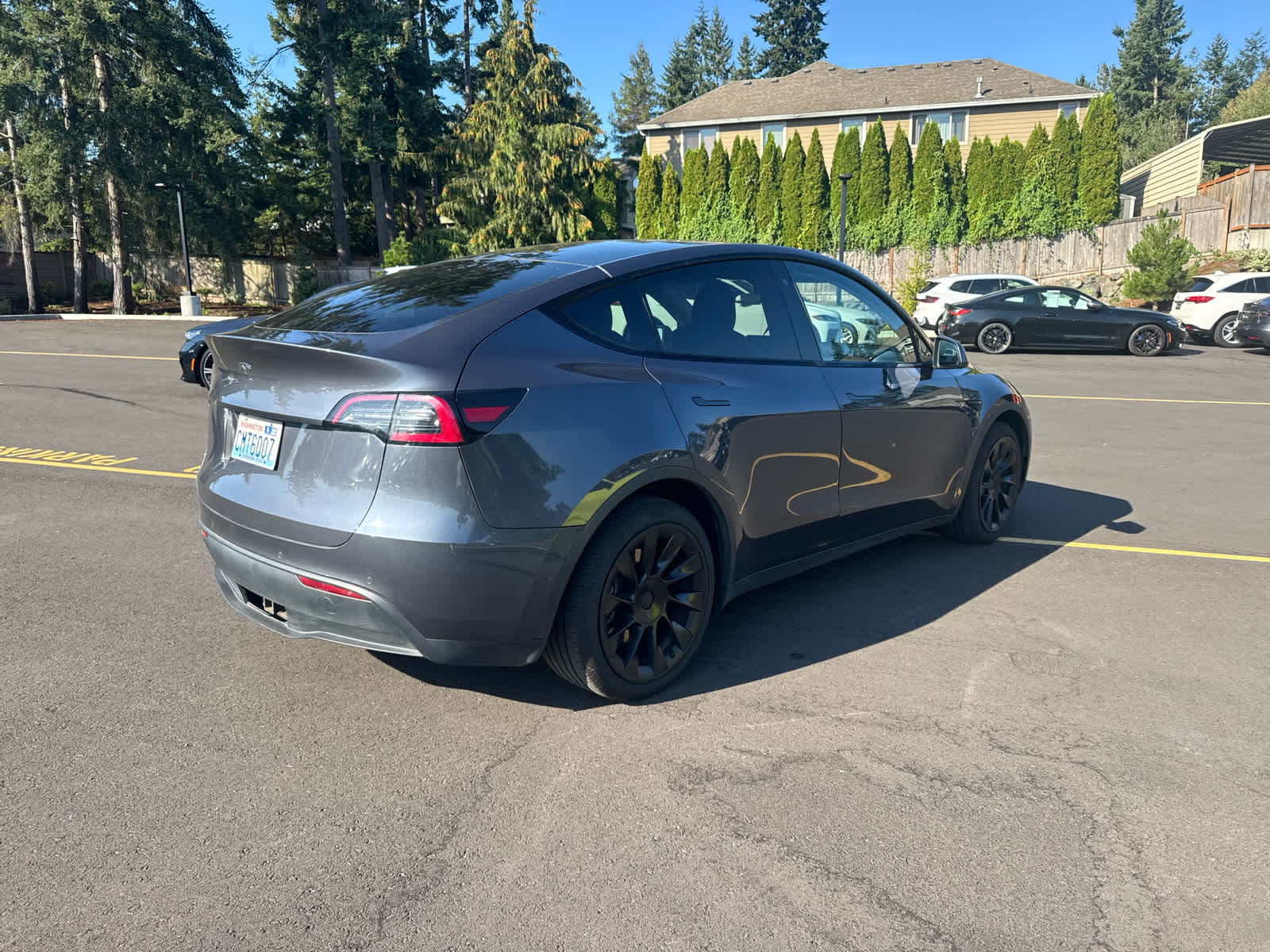 2020 Tesla Model Y Long Range photo 3
