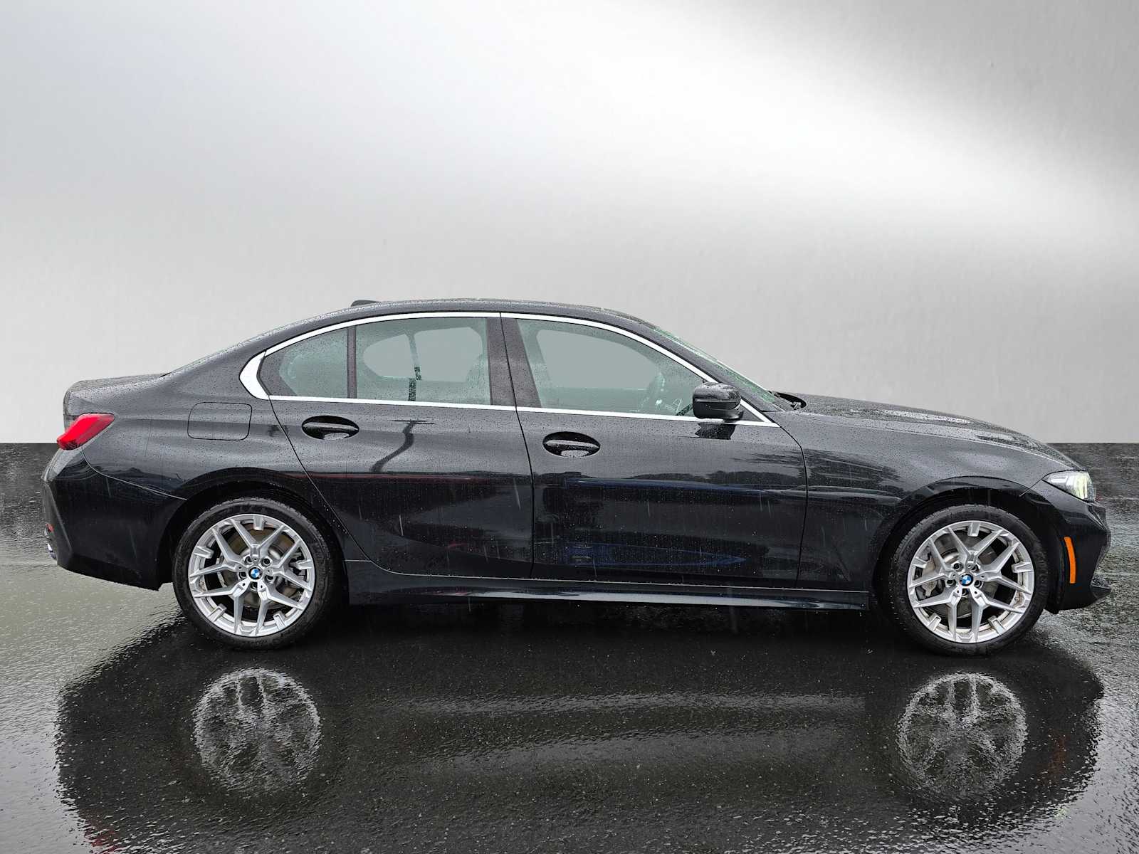 2025 Bmw 330i xDrive Sedan photo 2