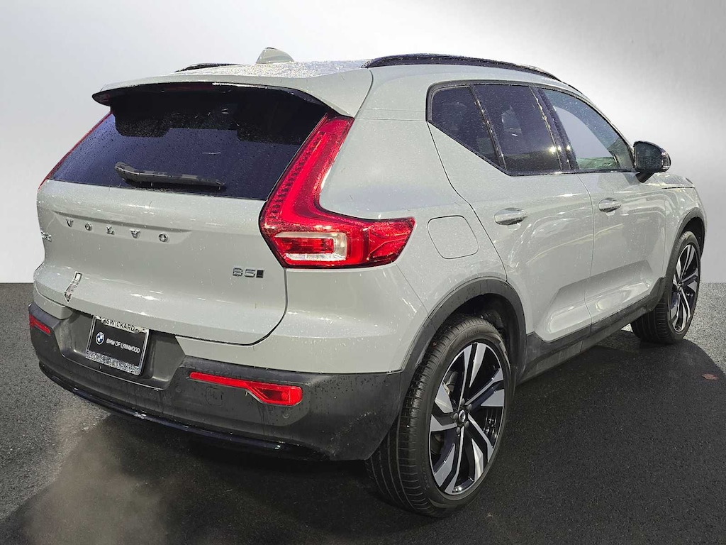Used 2024 Volvo XC40 B5 Plus Dark SUV