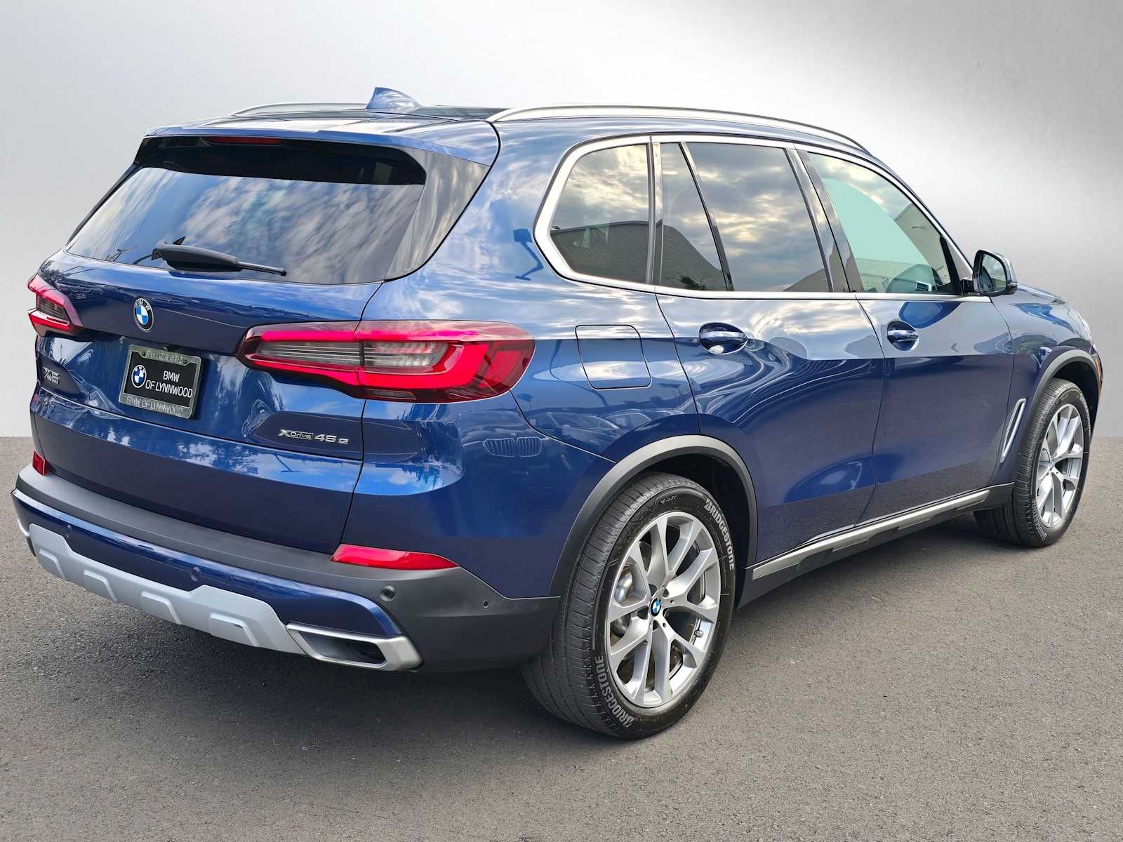 2021 Bmw X5 xDrive45e photo 2