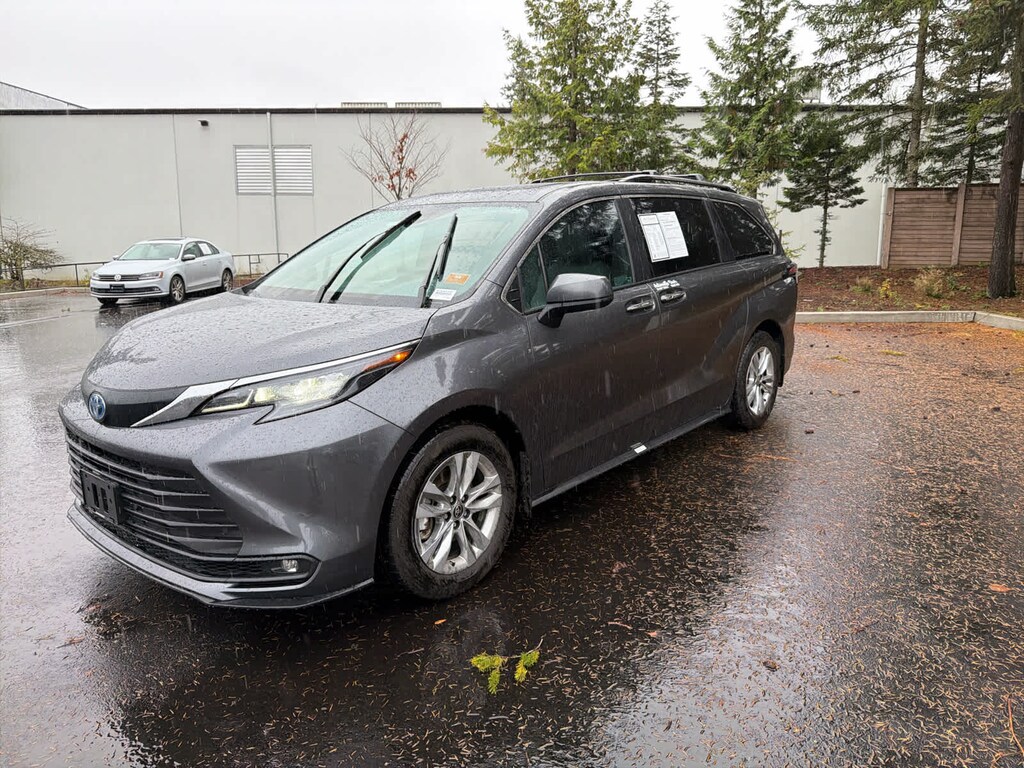 Used 2025 Toyota Sienna XLE 7 Passenger Van Passenger Van