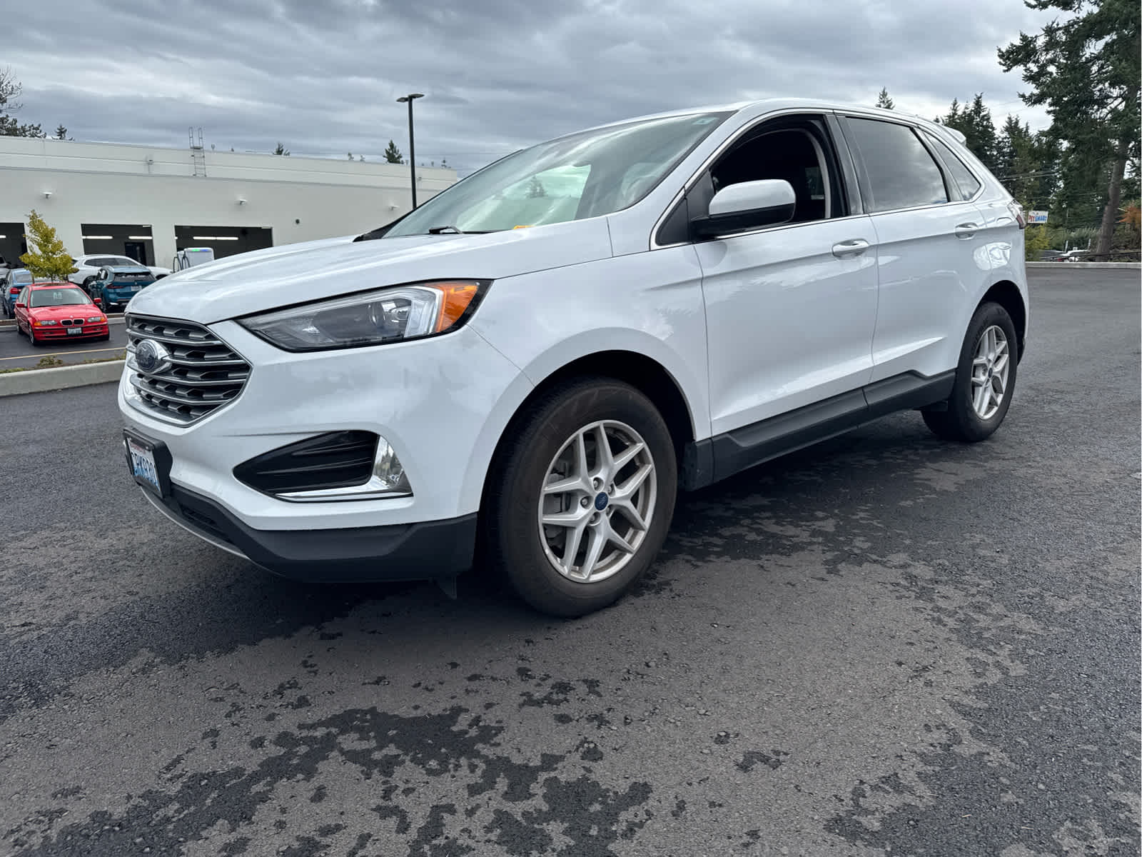 2022 Ford Edge SEL photo 2
