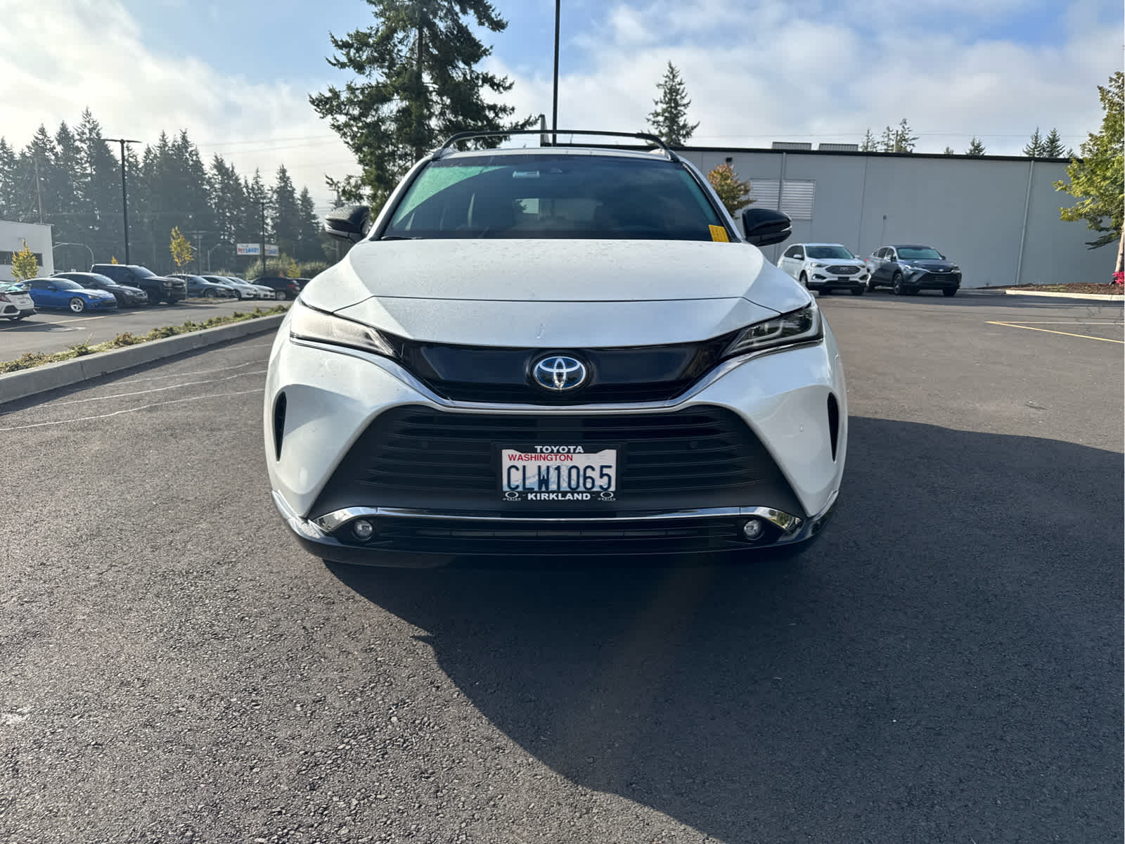 2024 Toyota Venza photo 2