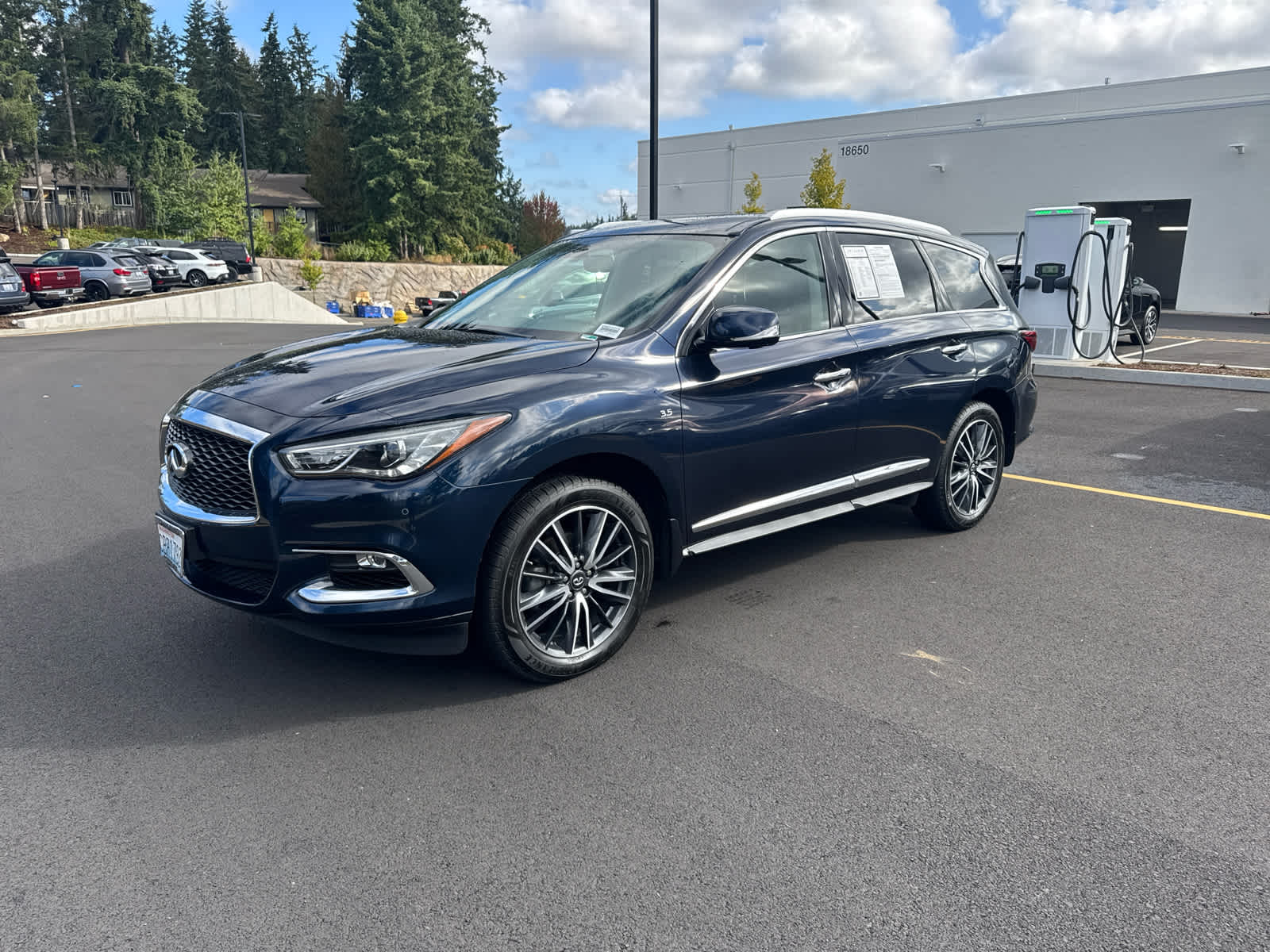 2018 Infiniti QX60 photo 2