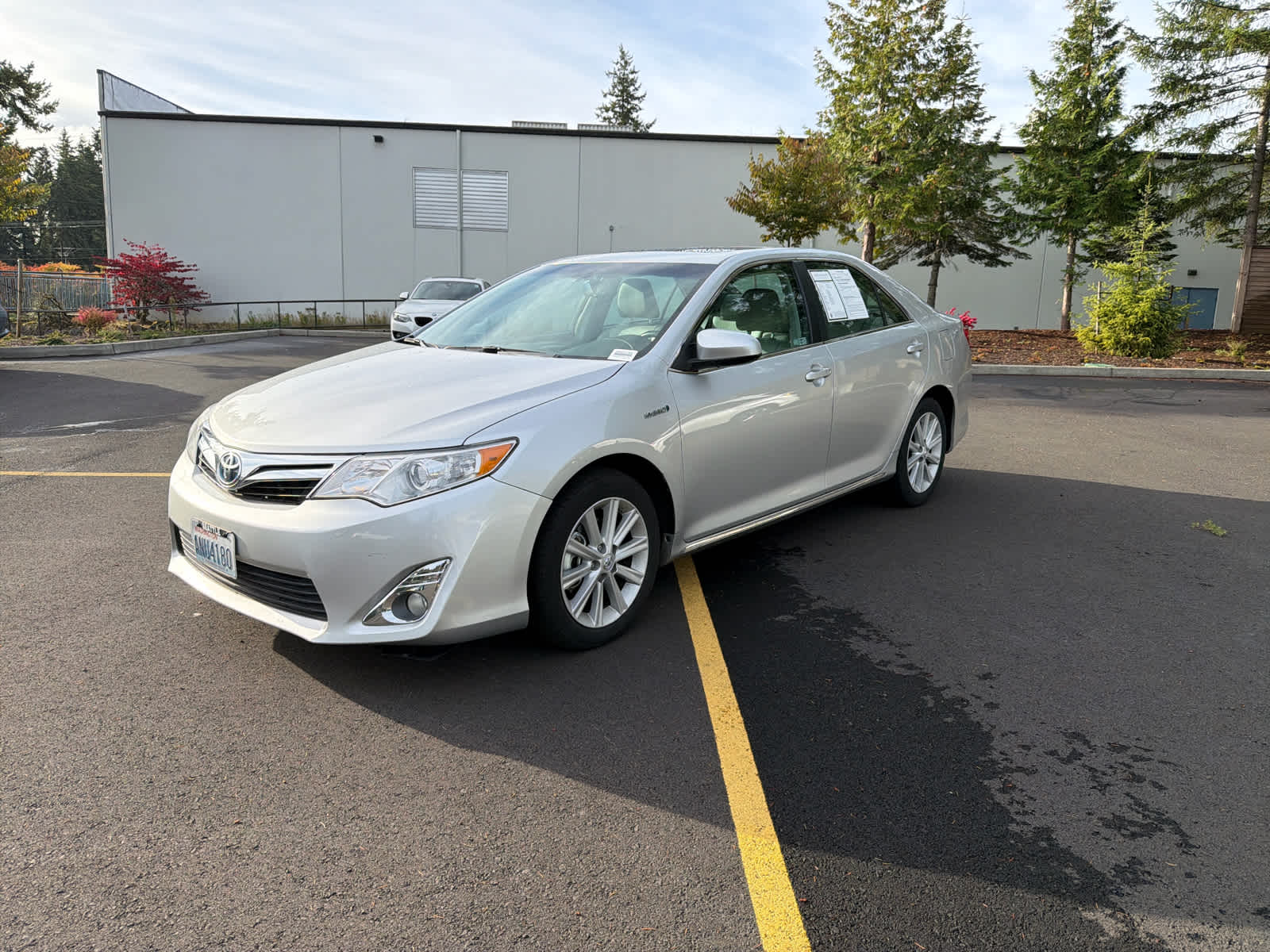 2013 Toyota Camry Hybrid LE photo 2