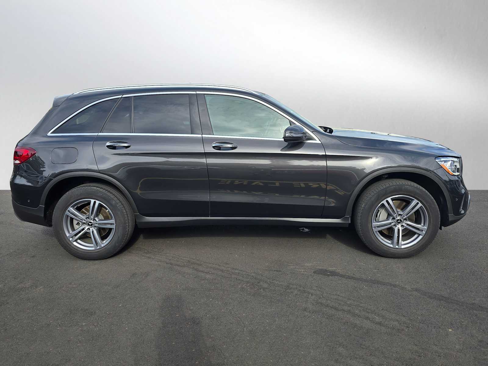 2022 Mercedes Benz GLC 300 4MATIC photo 2