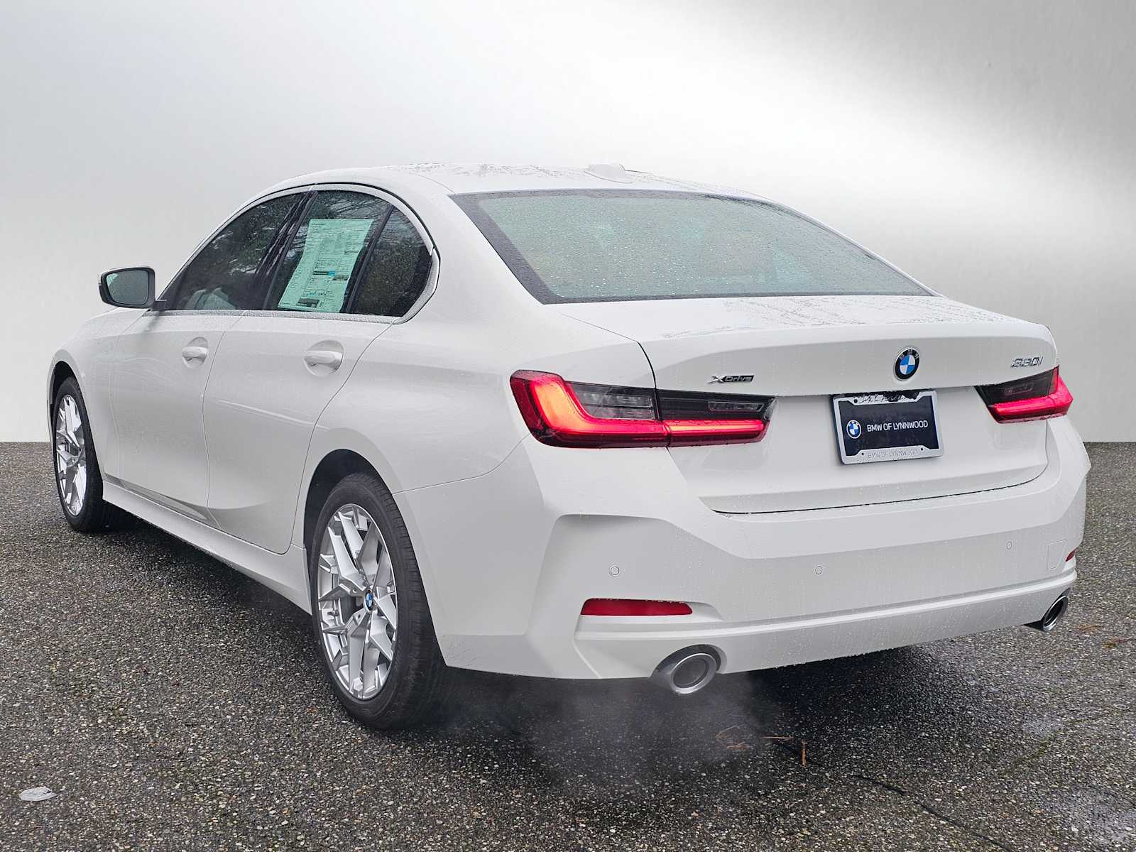 2025 Bmw 330i xDrive Sedan photo 3