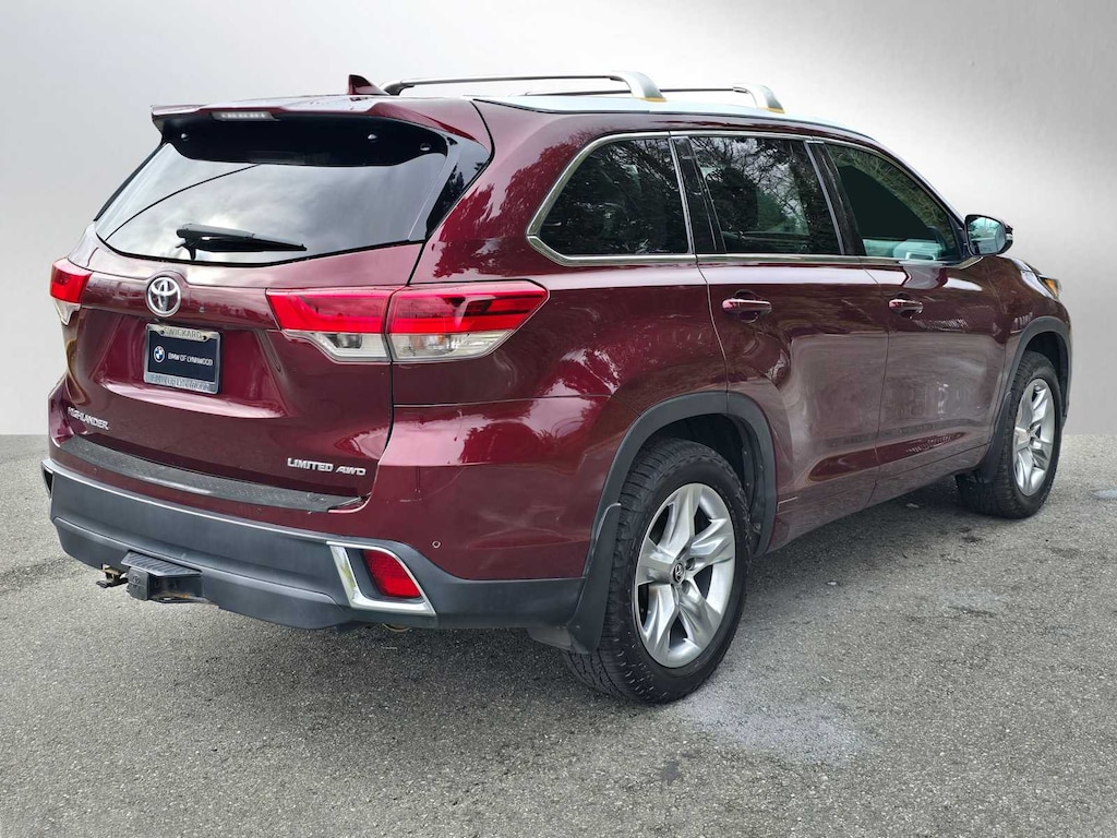 Used 2017 Toyota Highlander Limited V6 SUV