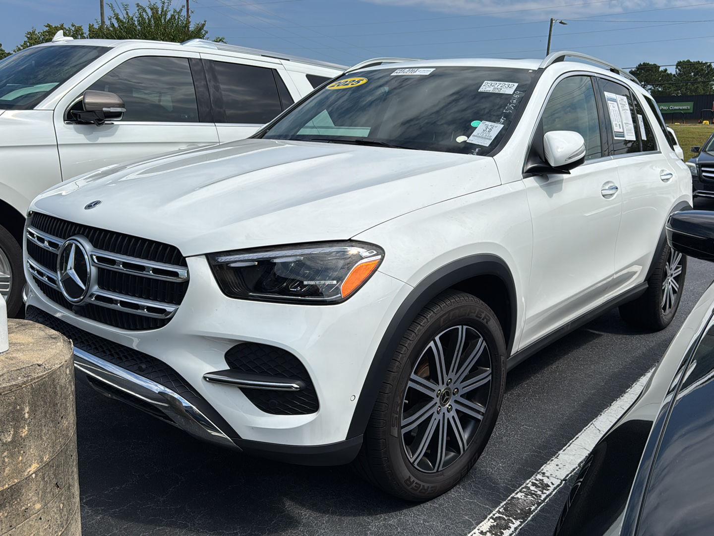 2025 Mercedes Benz GLE 350 4MATIC photo 2