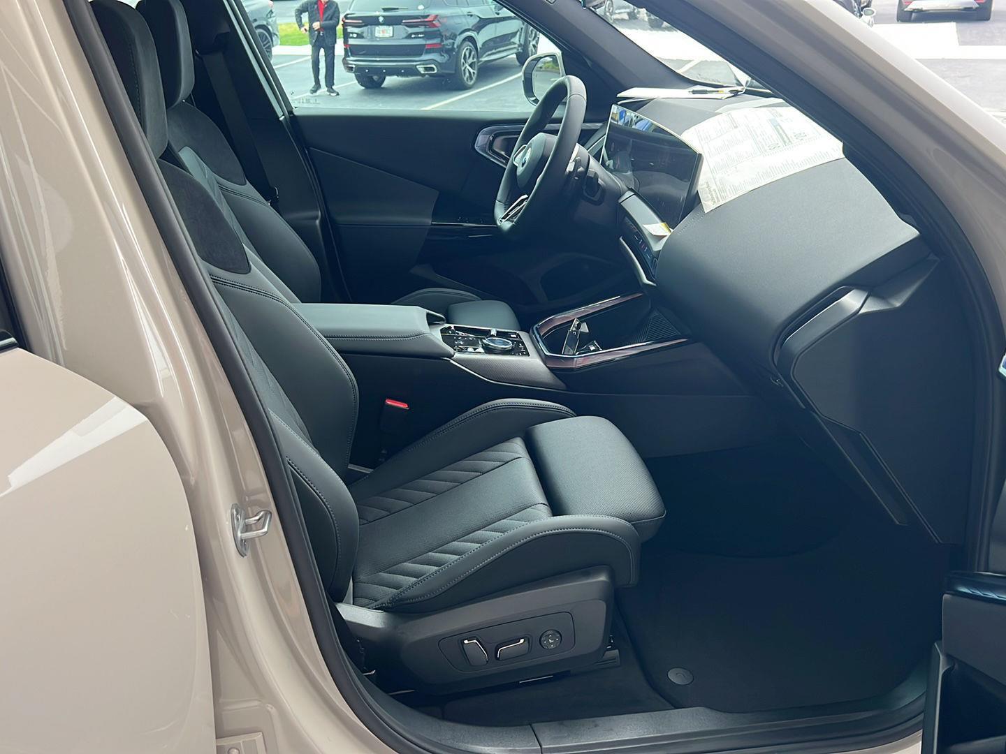 2026 BMW X3 30 - Photo 12