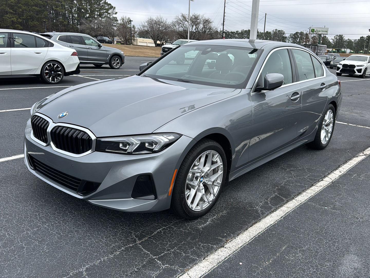 2025 BMW 3 Series 330i's photo