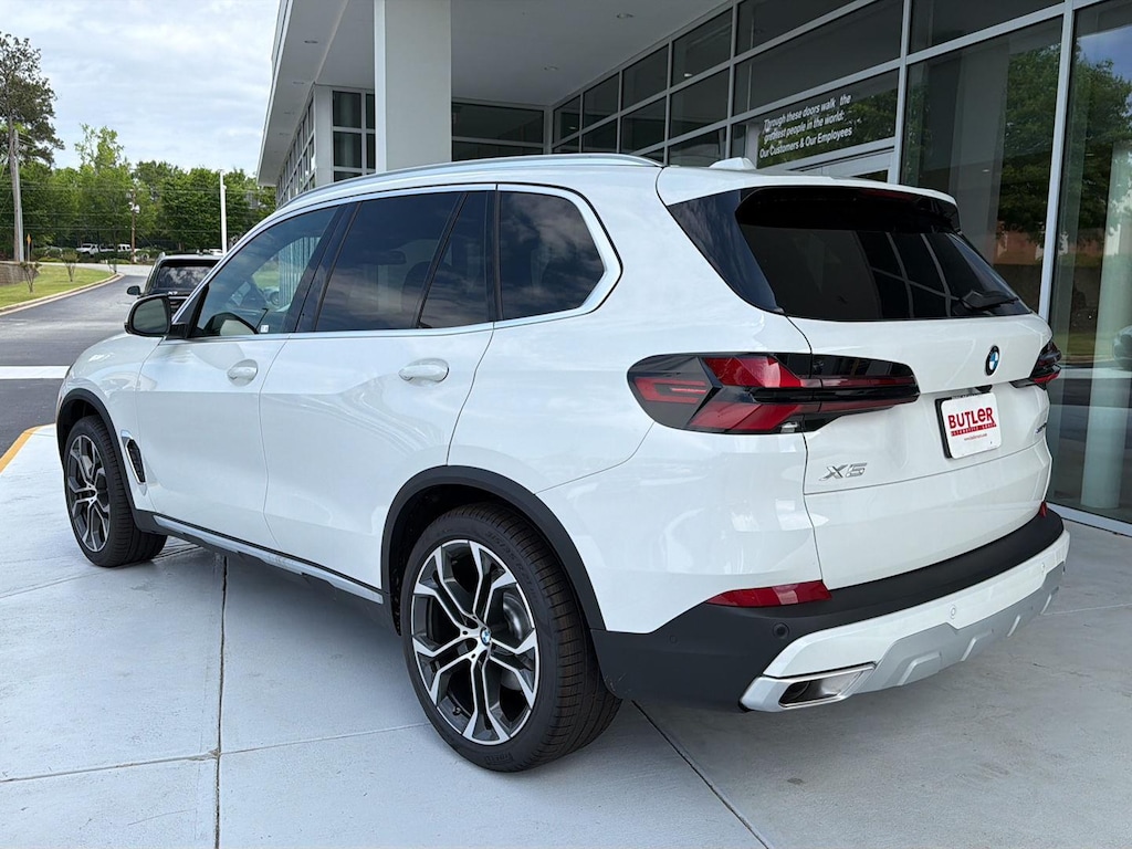 New 2026 BMW X5 sDrive40i SUV