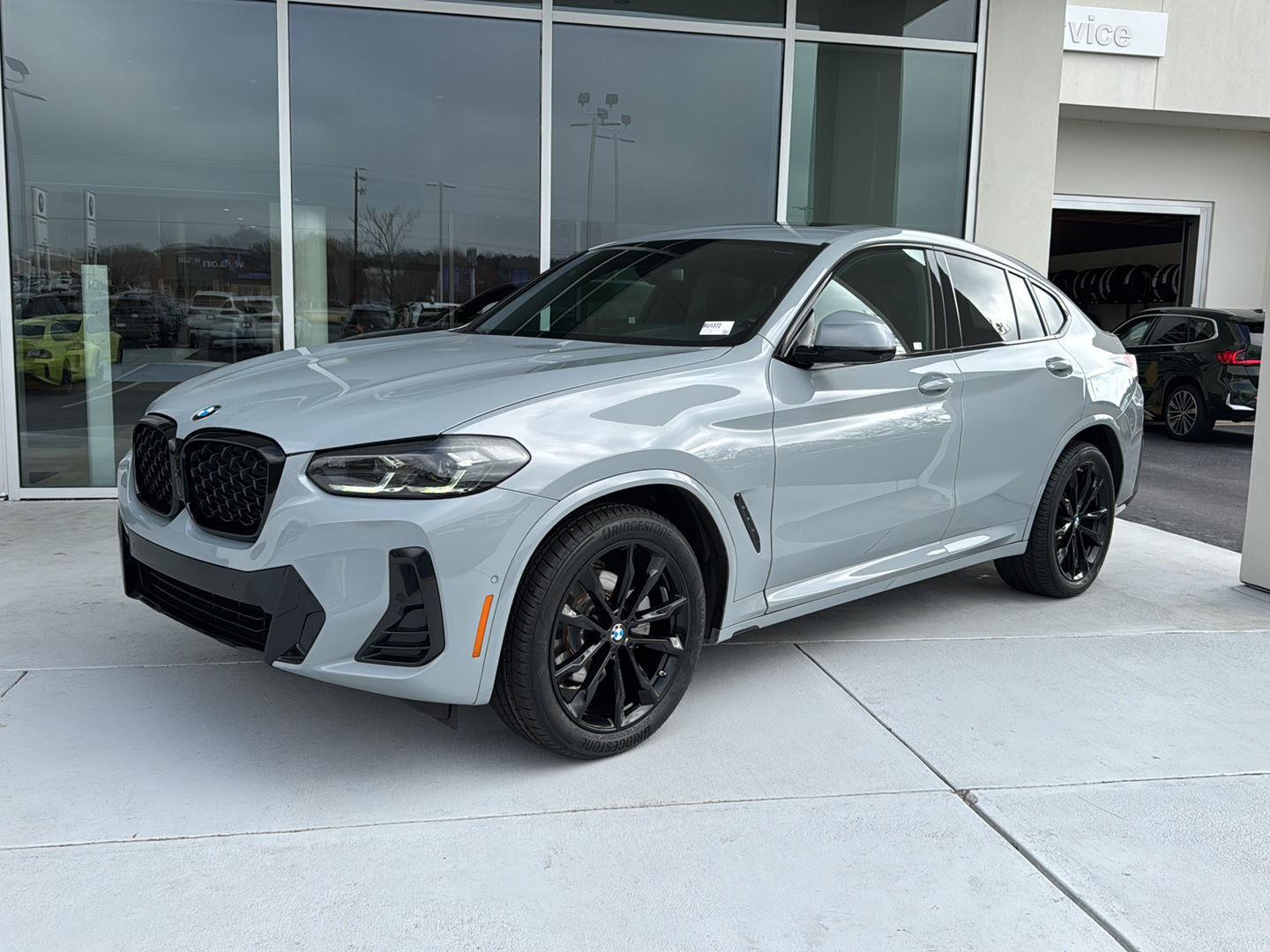 2023 BMW X4 30i's photo
