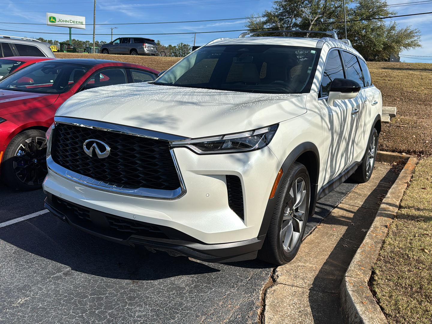 2025 Infiniti QX60 Luxe photo 2