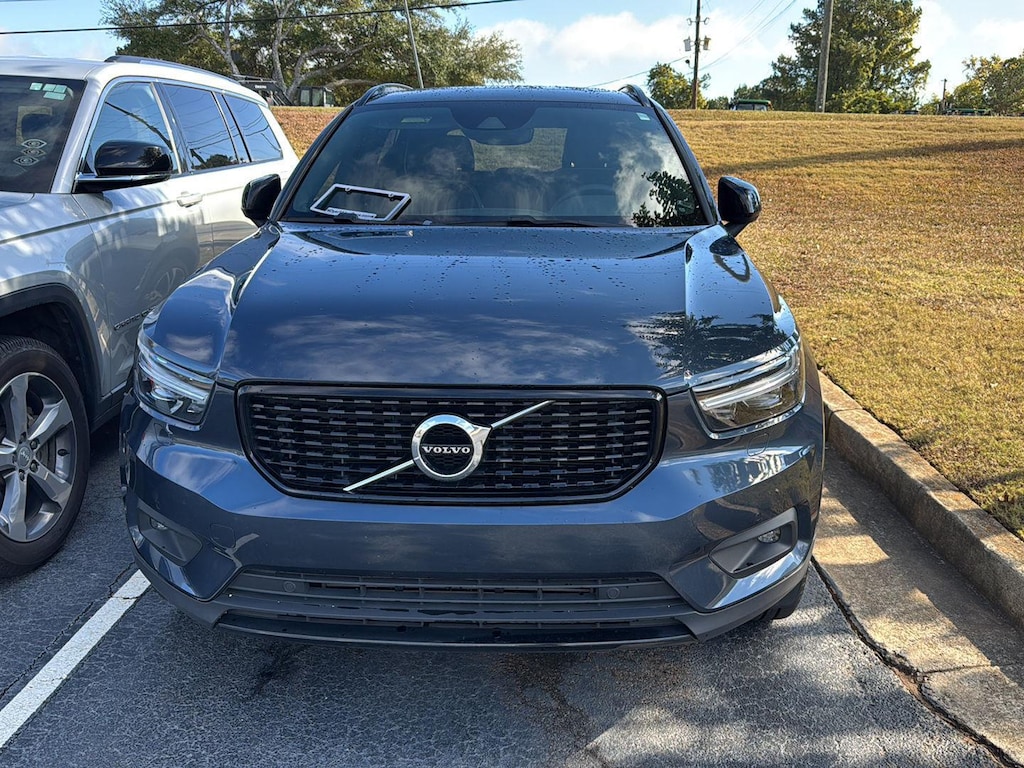 Used 2022 Volvo XC40 R-Design SUV