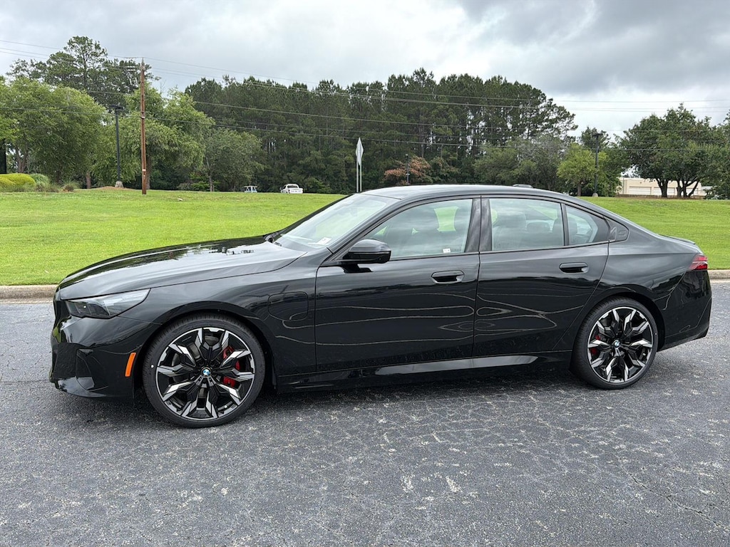 New 2027 BMW 550e xDrive Sedan