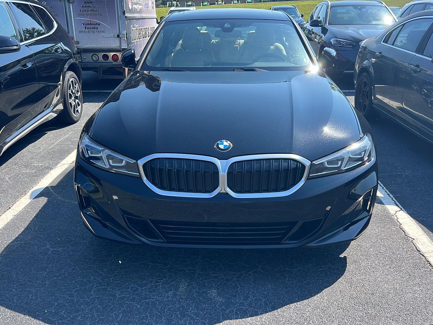 2025 Bmw 330i Sedan photo 3