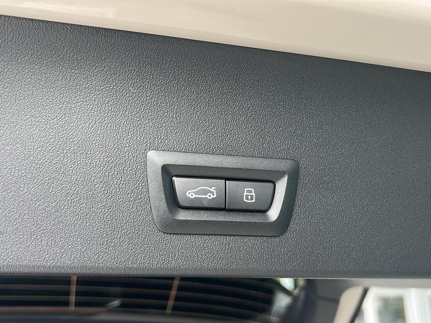 2026 BMW X3 30 - Photo 31