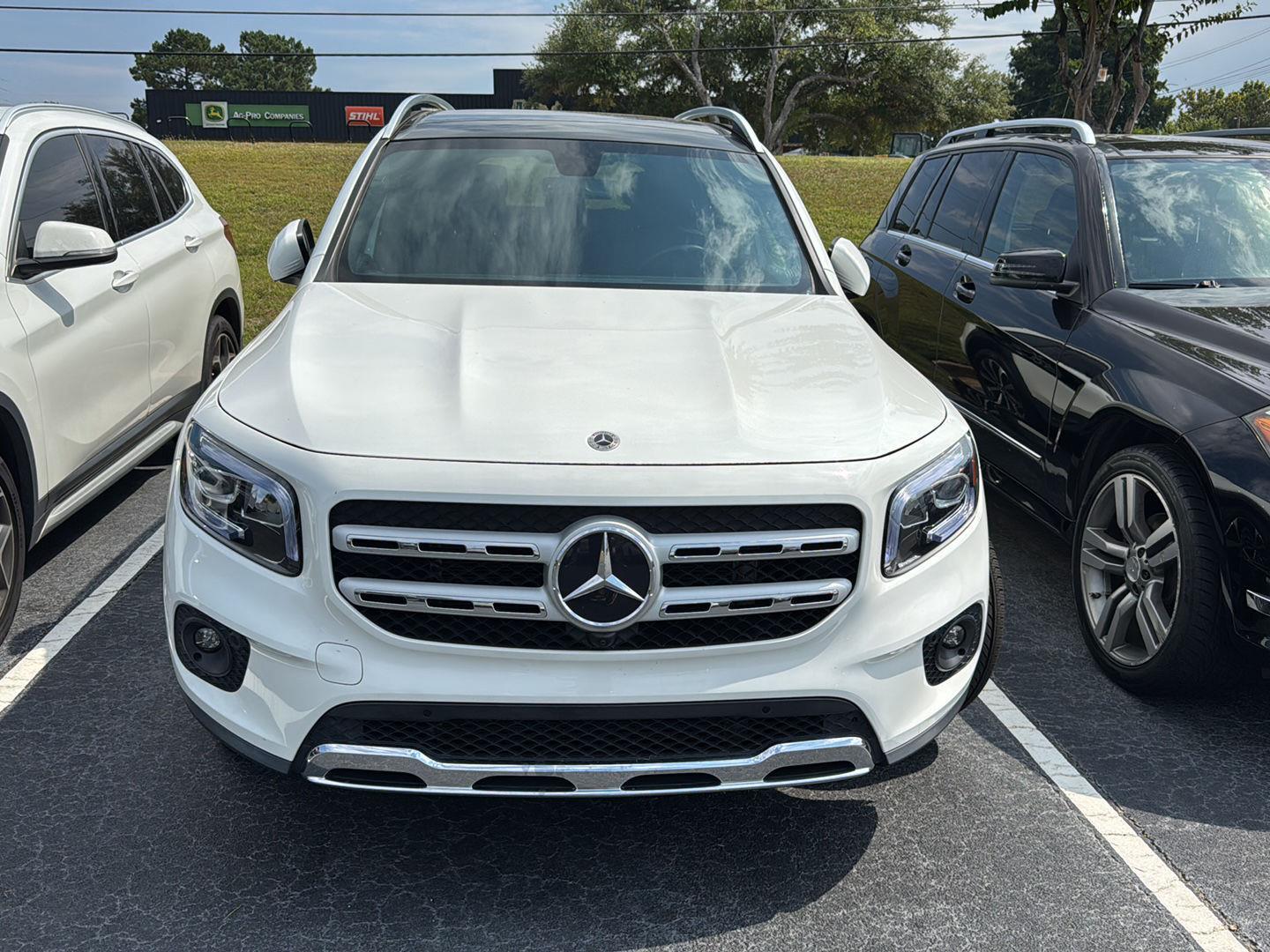 2022 Mercedes Benz GLB 250 photo 3