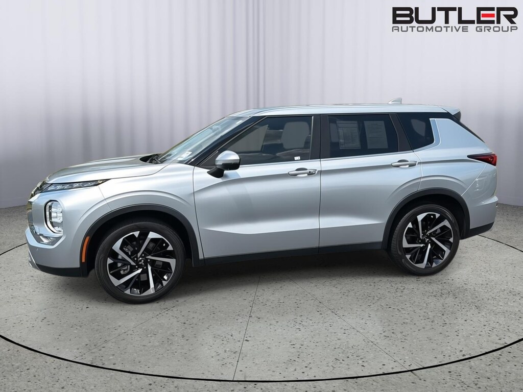 Used 2024 Mitsubishi Outlander SE SUV